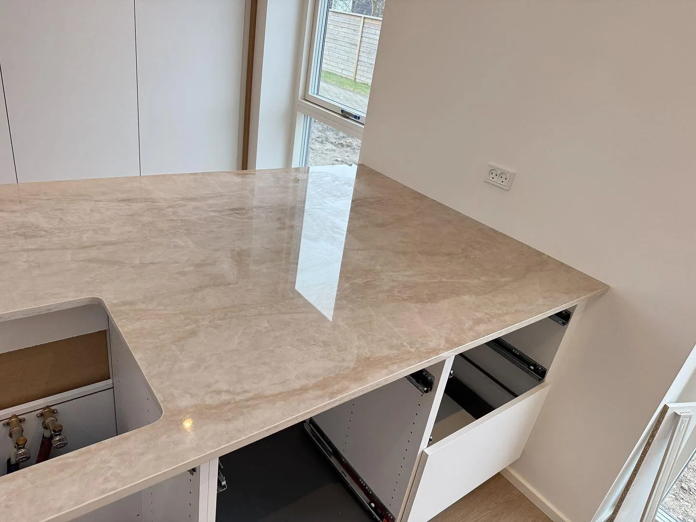 Køkkenbordplade i Dekton Arga, Brøndby – billede 2
