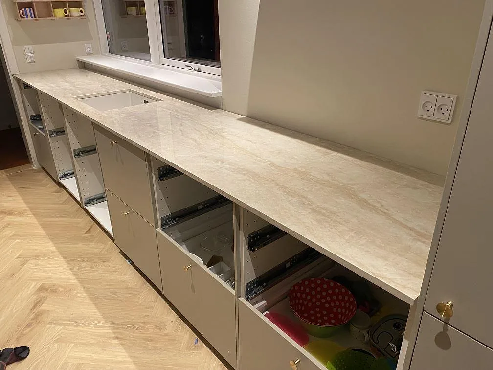 Køkkenbordplade i Dekton Arga, Egå – billede 2