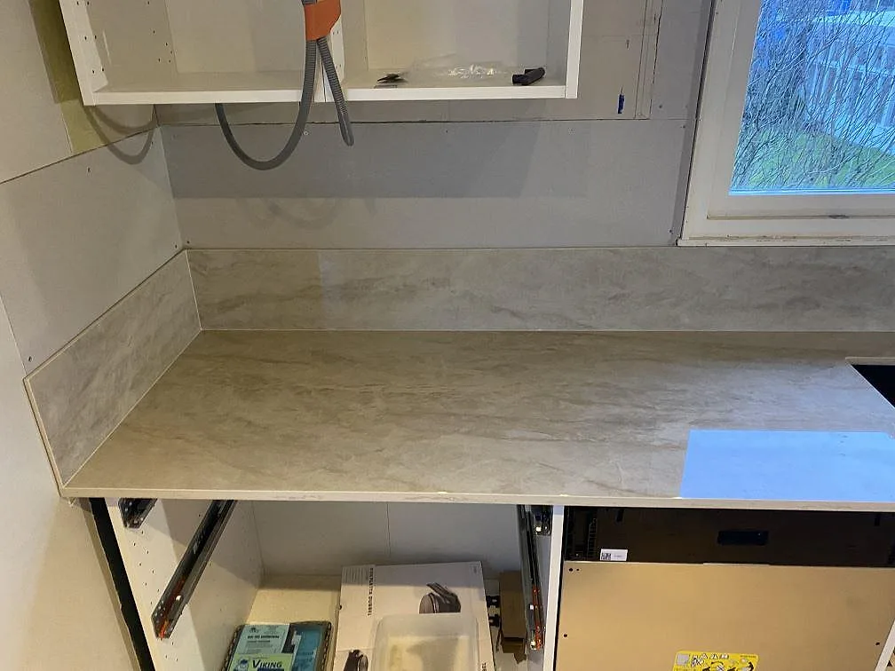 Køkkenbordplade i Dekton Arga, Färlöv – billede 3