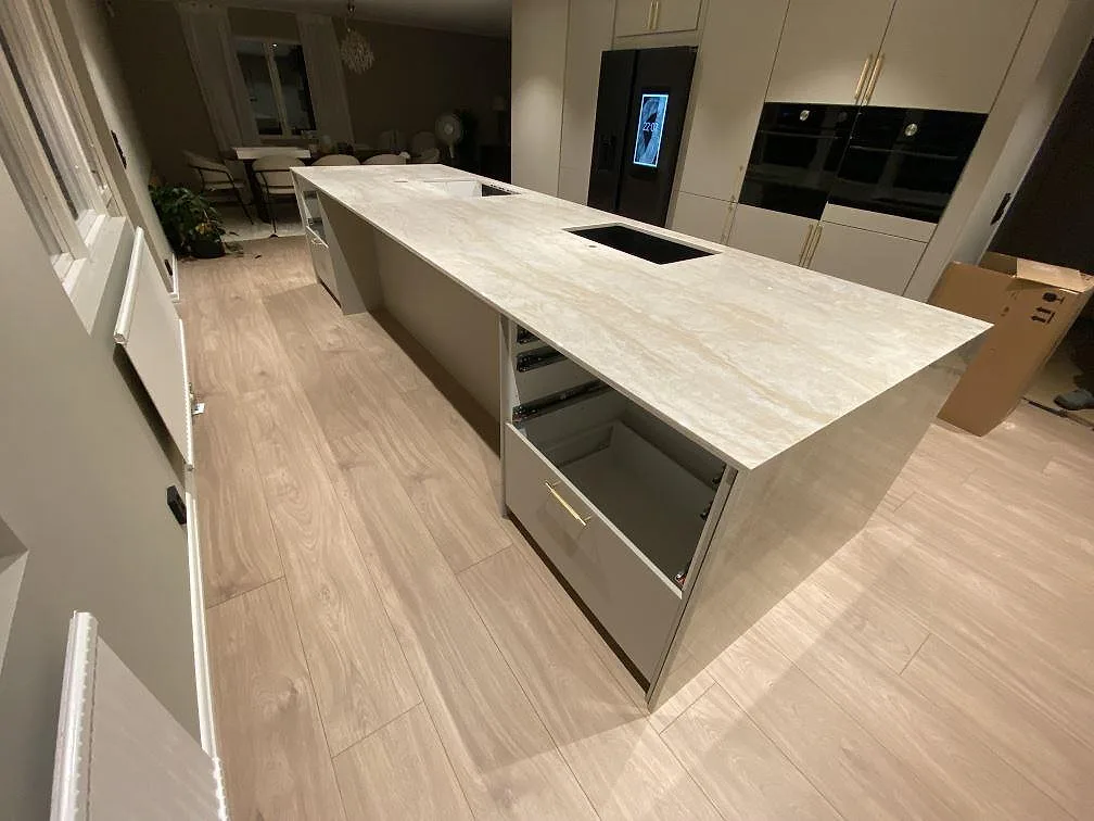 Køkkenbordplade i Dekton Arga, Fjärås – billede 4