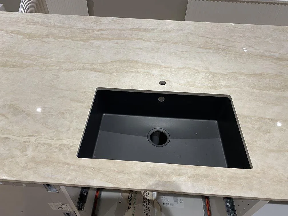 Køkkenbordplade i Dekton Arga, Fjärås – billede 5