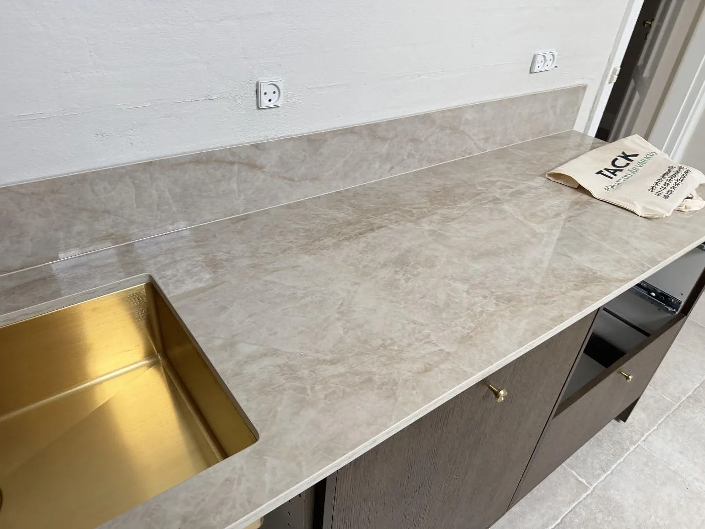 Køkkenbordplade i Dekton Arga, Fredensborg – billede 4