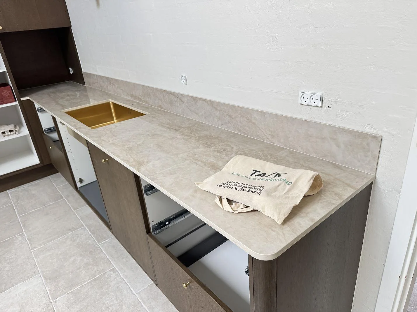 Køkkenbordplade i Dekton Arga, Fredensborg – billede 3