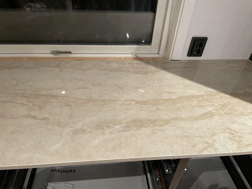 Køkkenbordplade i Dekton Arga, Frillesås – billede 4