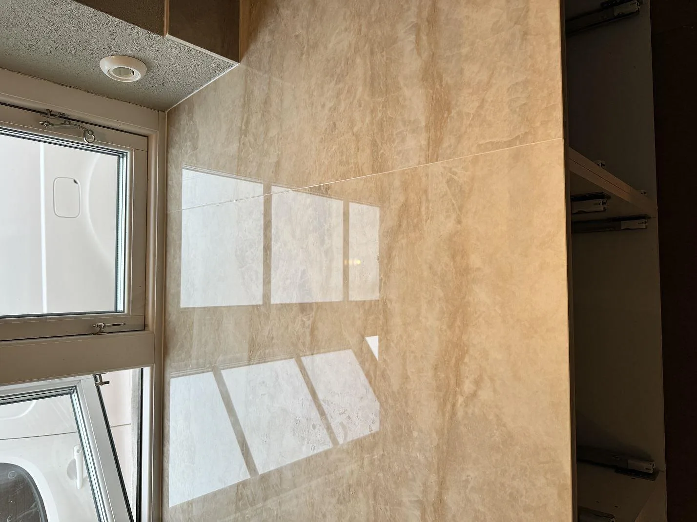 Køkkenbordplade i Dekton Arga, Gärsnäs – billede 7