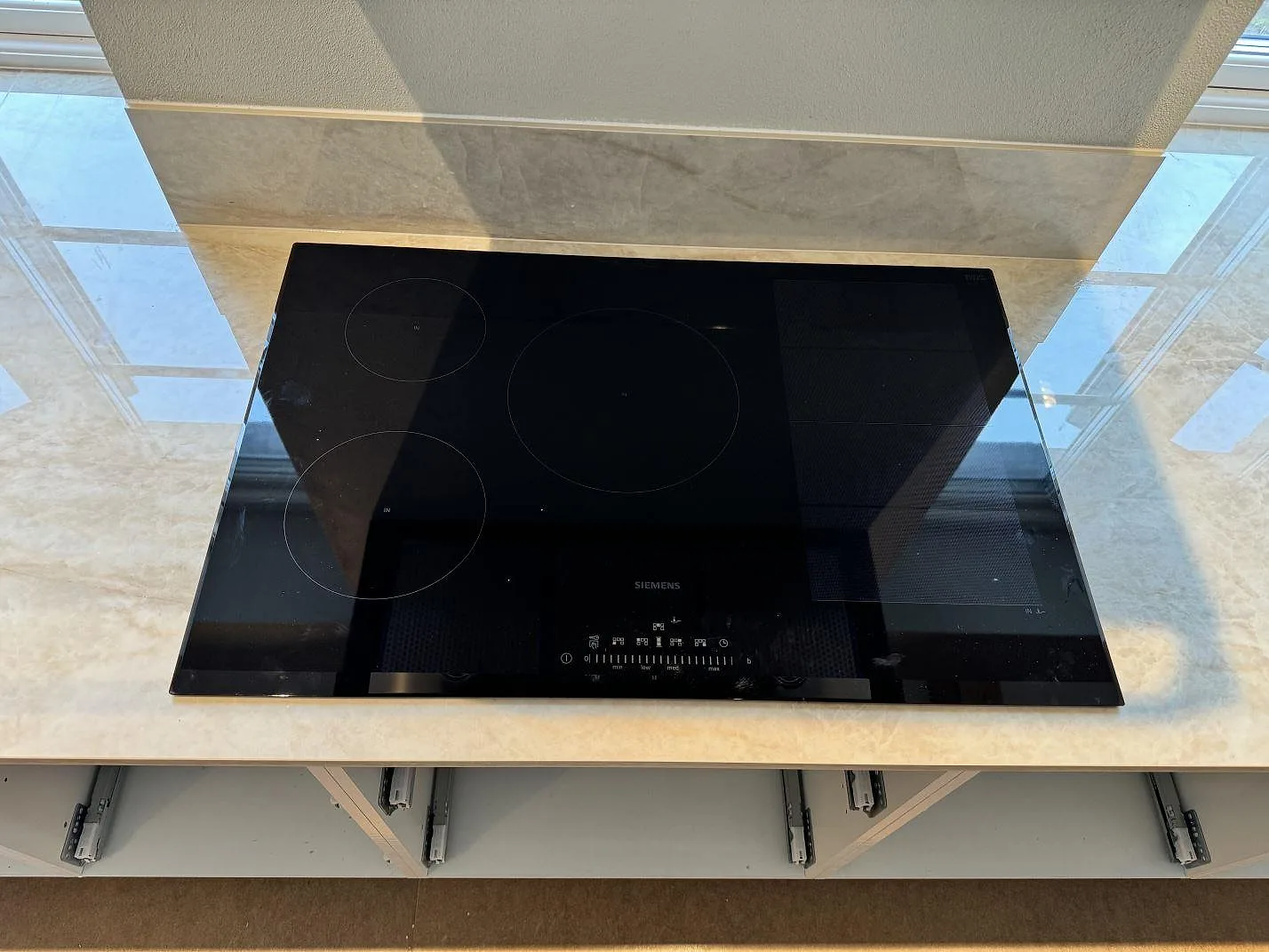 Køkkenbordplade i Dekton Arga, Gärsnäs – billede 2