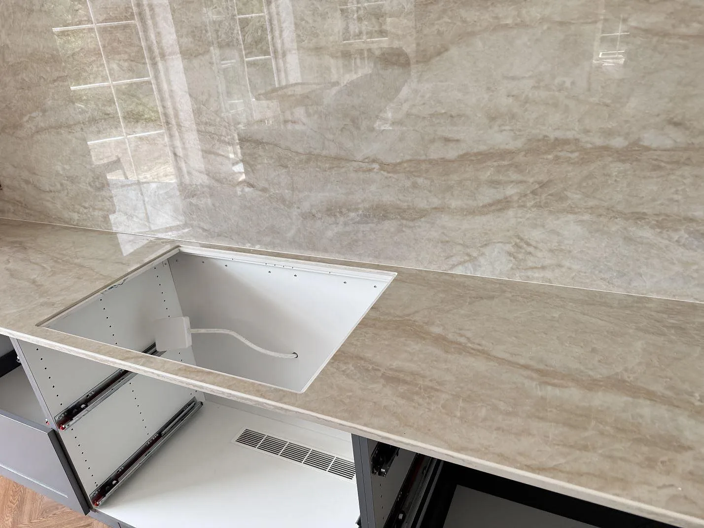 Køkkenbordplade i Dekton Arga, Gentofte – billede 4
