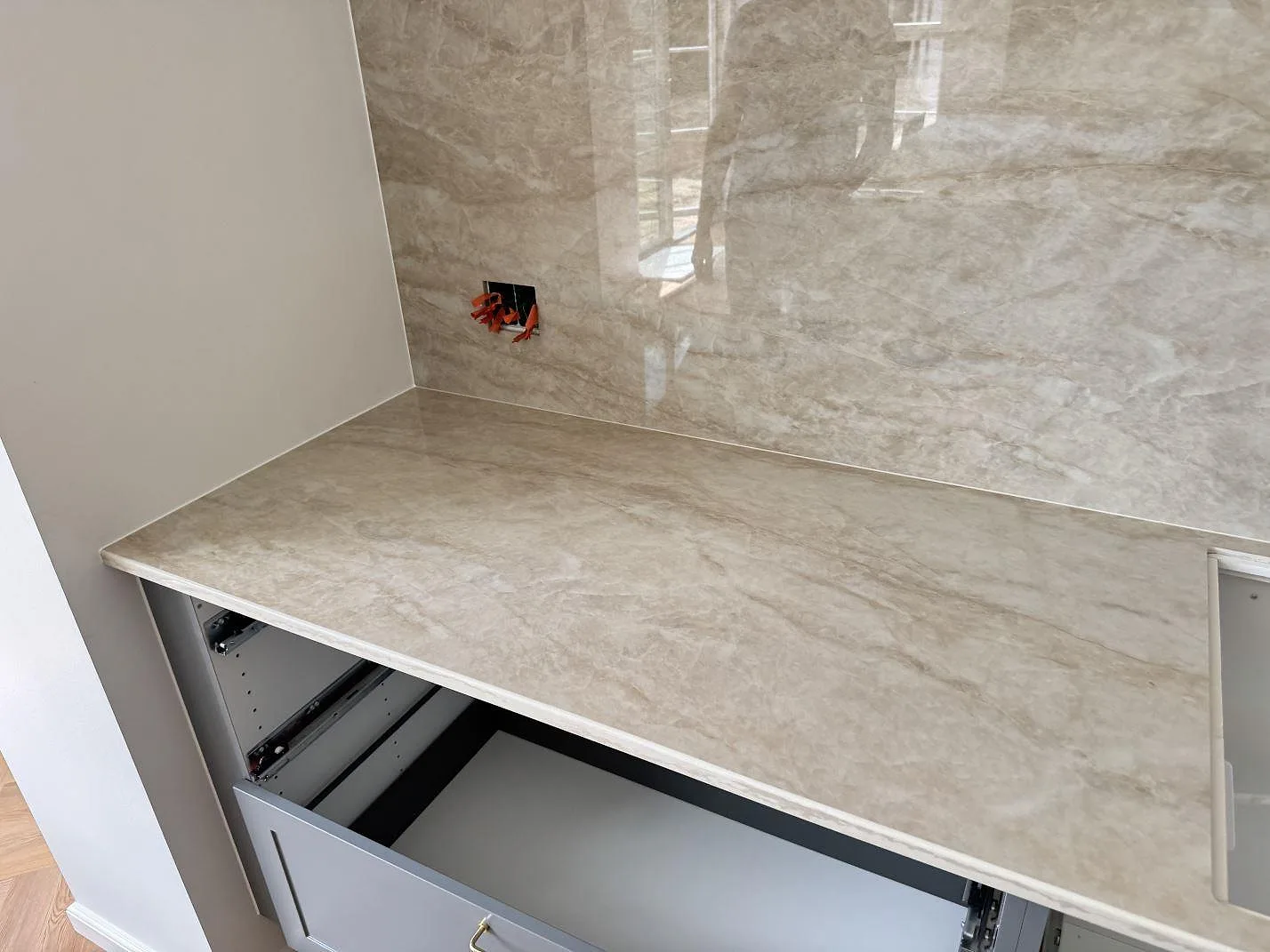 Køkkenbordplade i Dekton Arga, Gentofte – billede 3