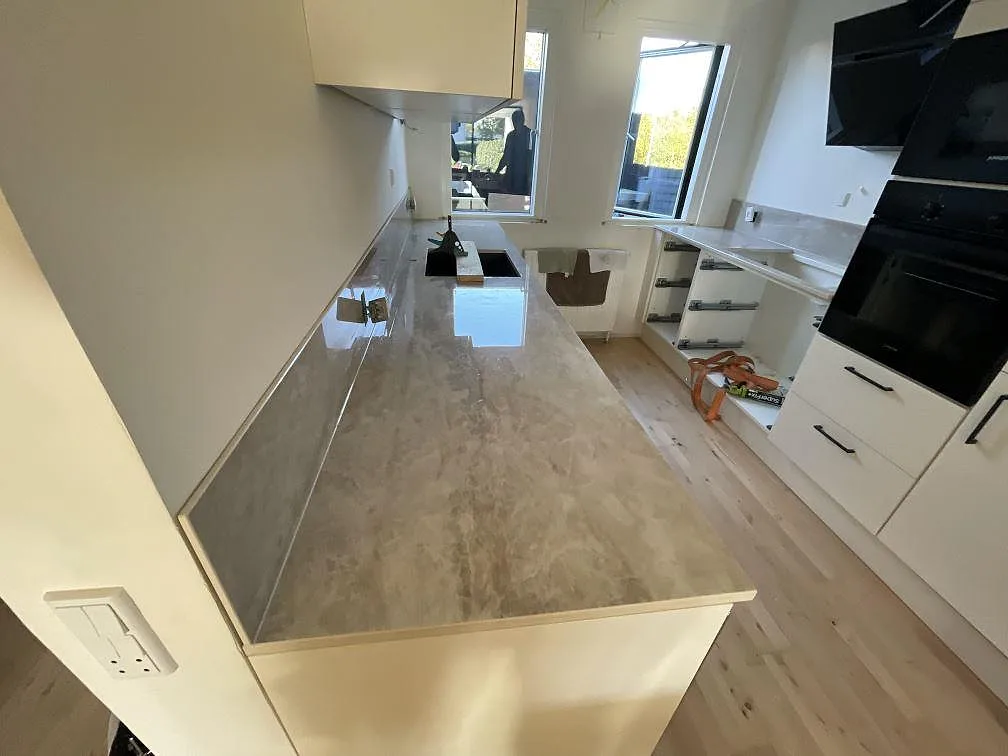 Køkkenbordplade i Dekton Arga, Glostrup