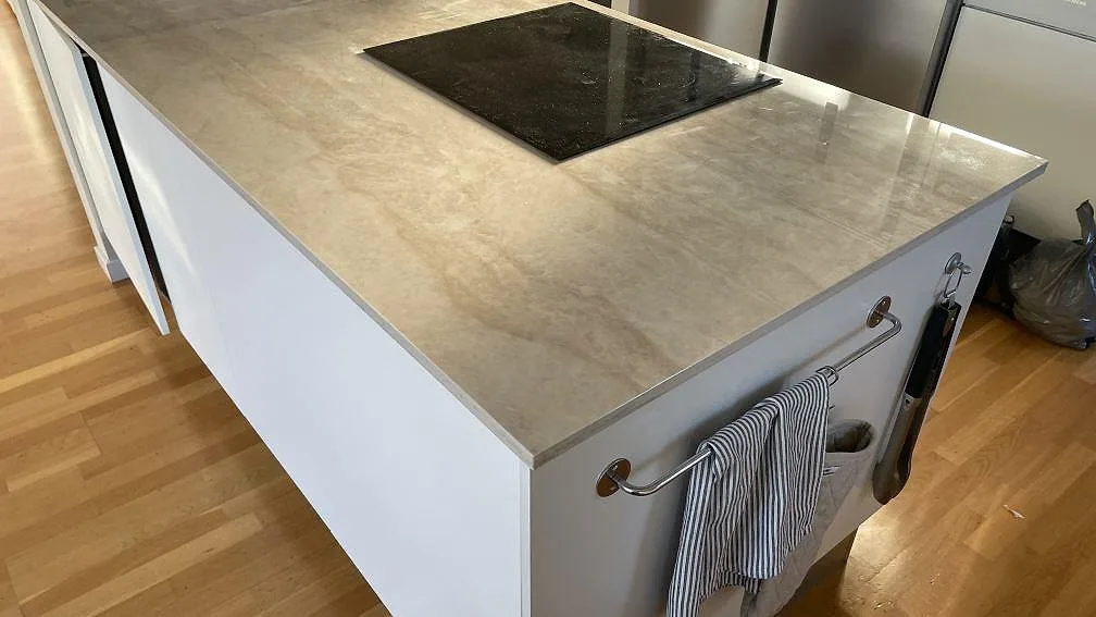 Køkkenbordplade i Dekton Arga, Hasslö – billede 7