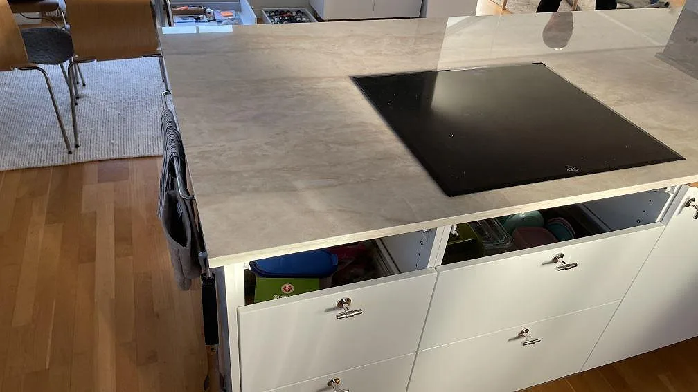 Køkkenbordplade i Dekton Arga, Hasslö – billede 8