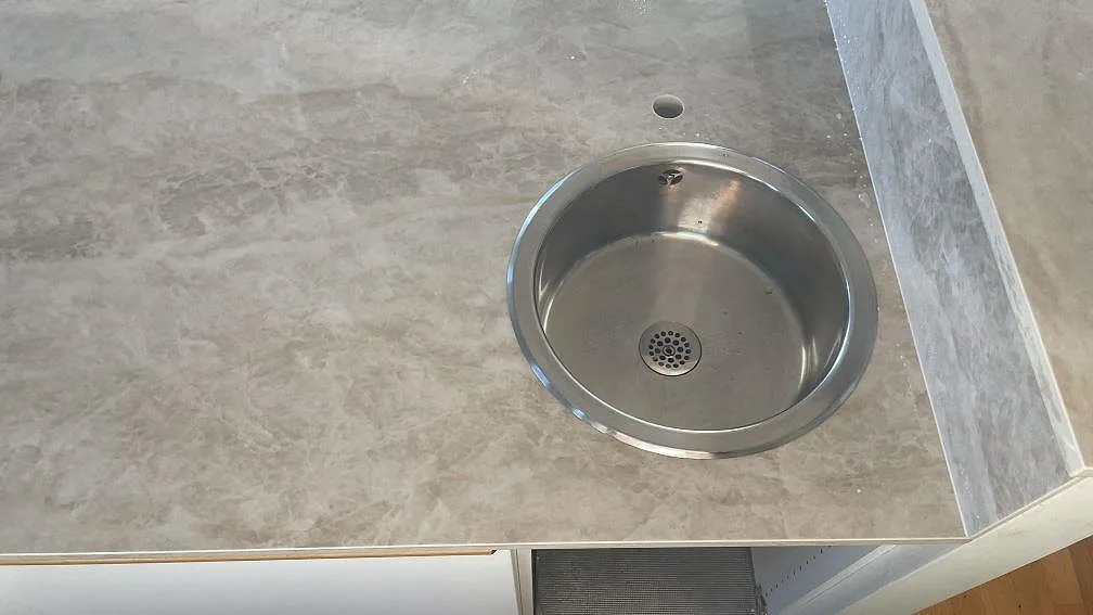 Køkkenbordplade i Dekton Arga, Hasslö – billede 5