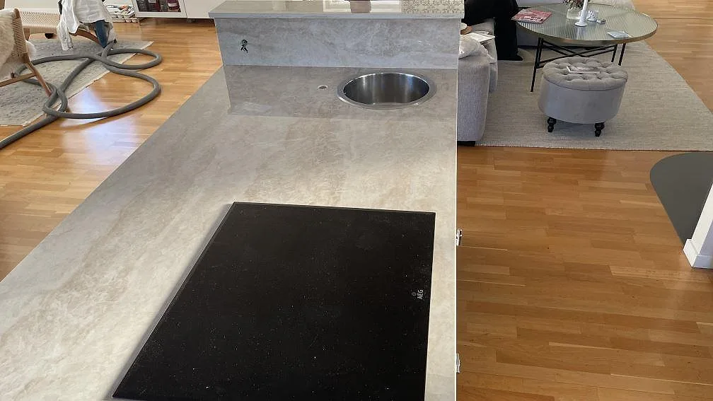 Køkkenbordplade i Dekton Arga, Hasslö – billede 2