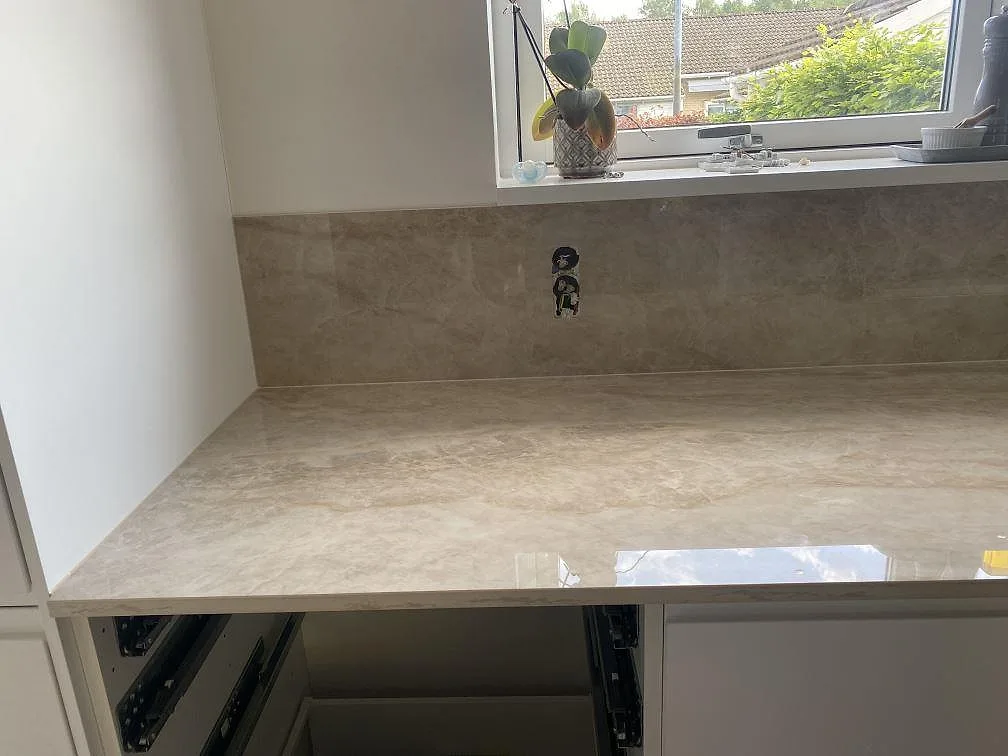 Køkkenbordplade i Dekton Arga, Hillerød – billede 4