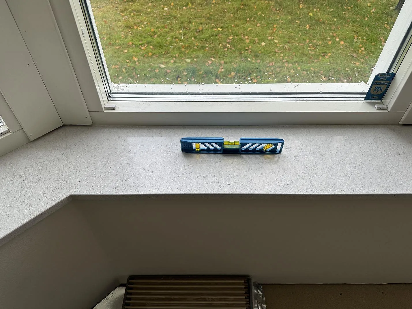 Vindueskarme i Dekton Arga, Höllviken – billede 3