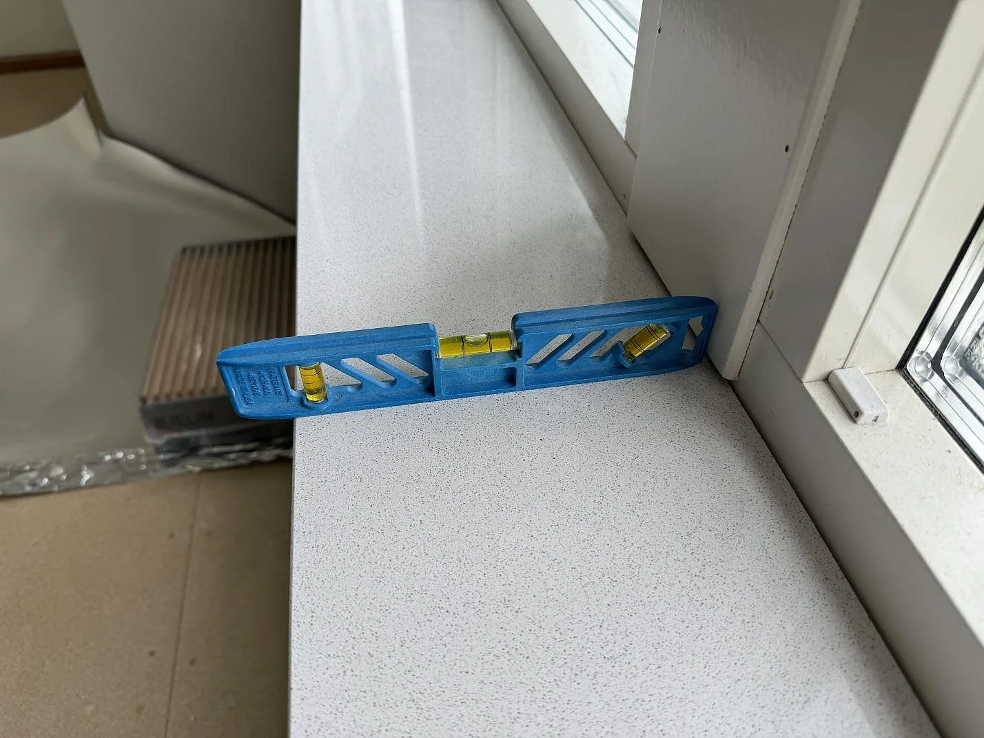 Vindueskarme i Dekton Arga, Höllviken – billede 5