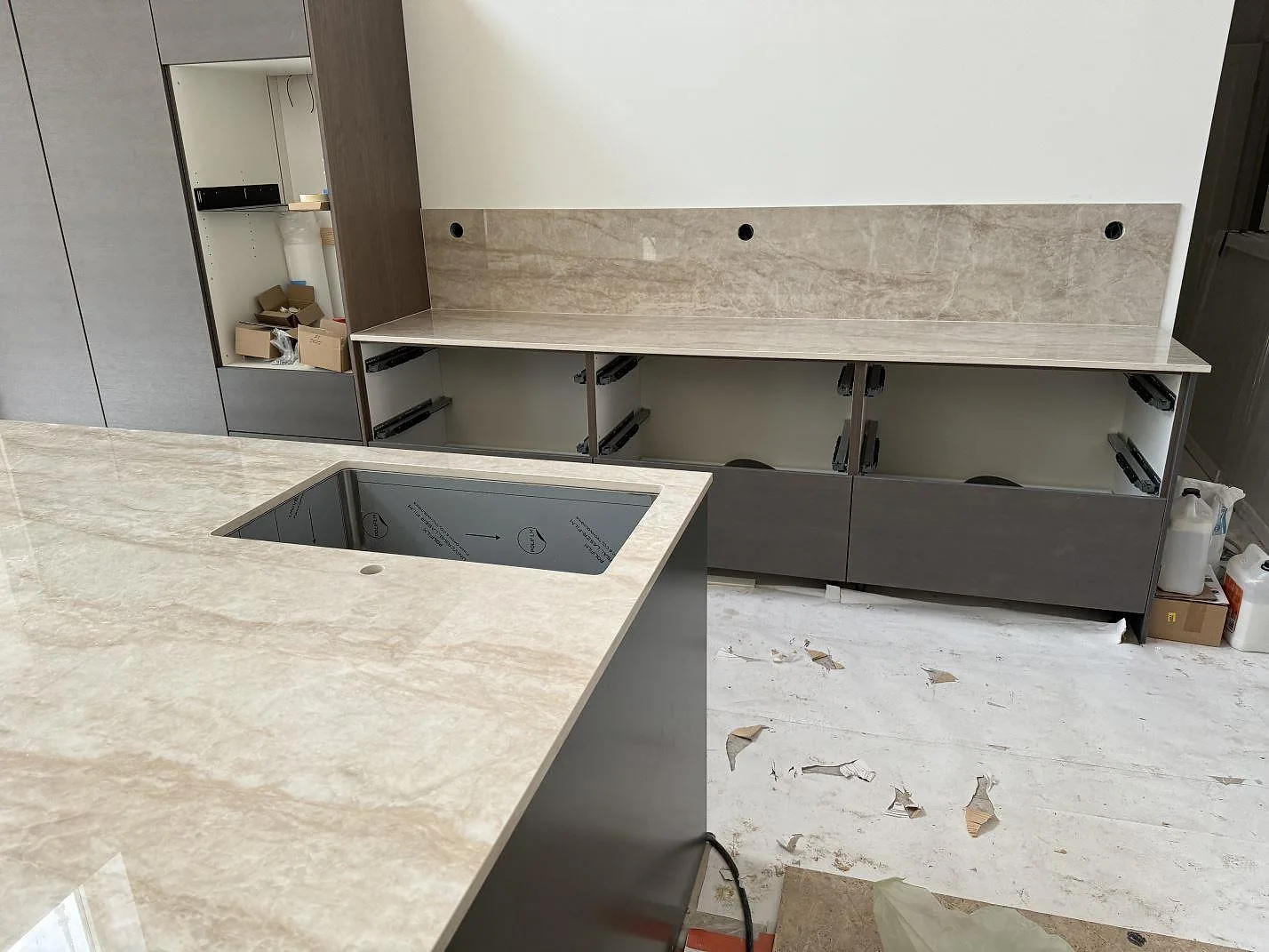 Køkkenbordplade i Dekton Arga, Höllviken – billede 2