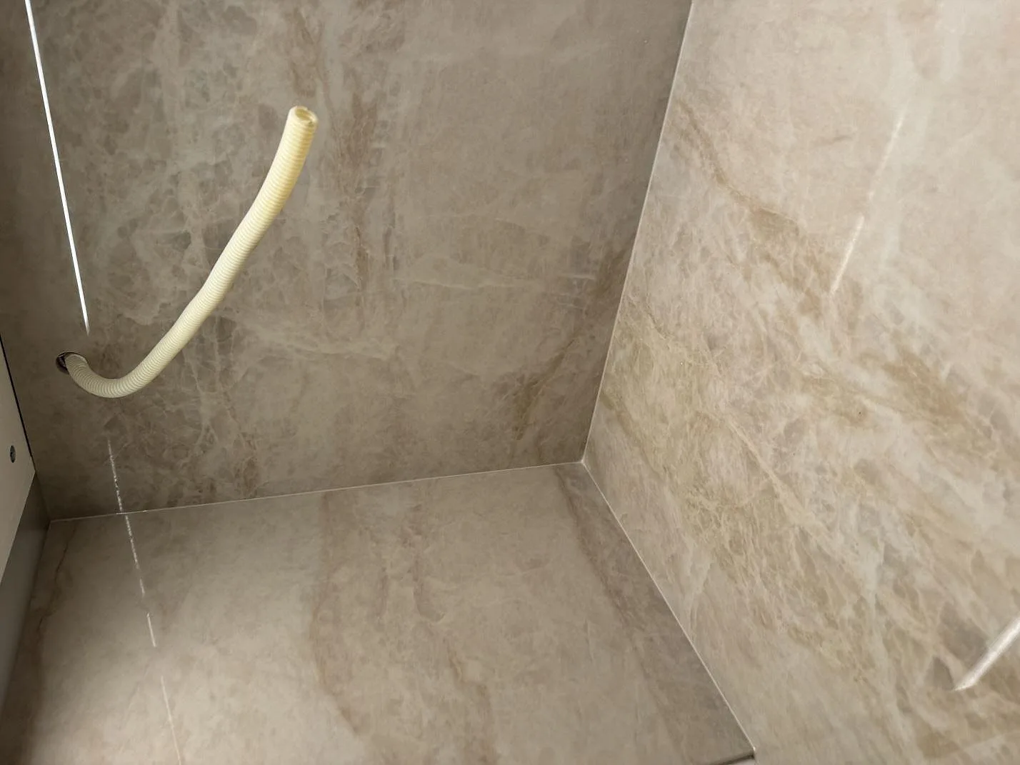 Bordplade i Dekton Arga, Höllviken – billede 4