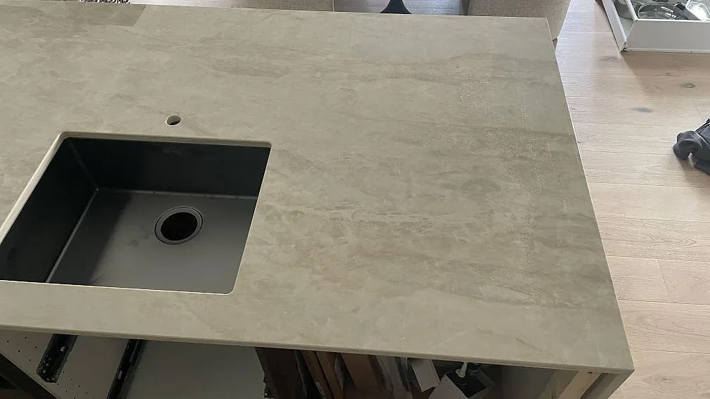 Køkkenbordplade i Dekton Arga, Holte – billede 4