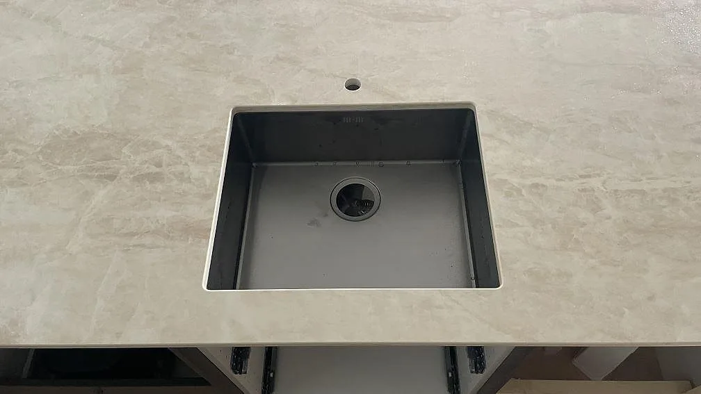 Køkkenbordplade i Dekton Arga, Holte – billede 3