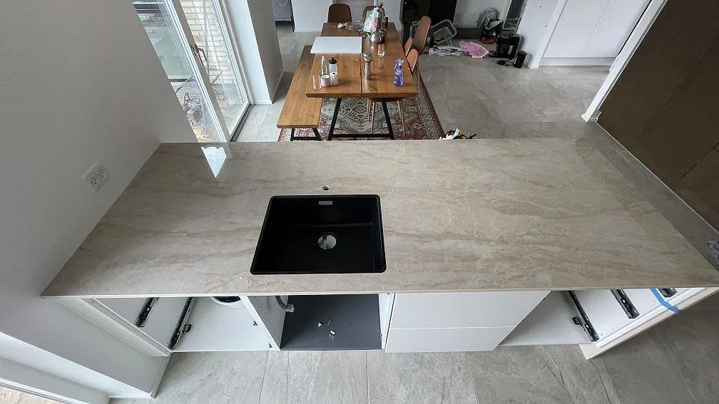 Køkkenbordplade i Dekton Arga, Hvidovre – billede 2