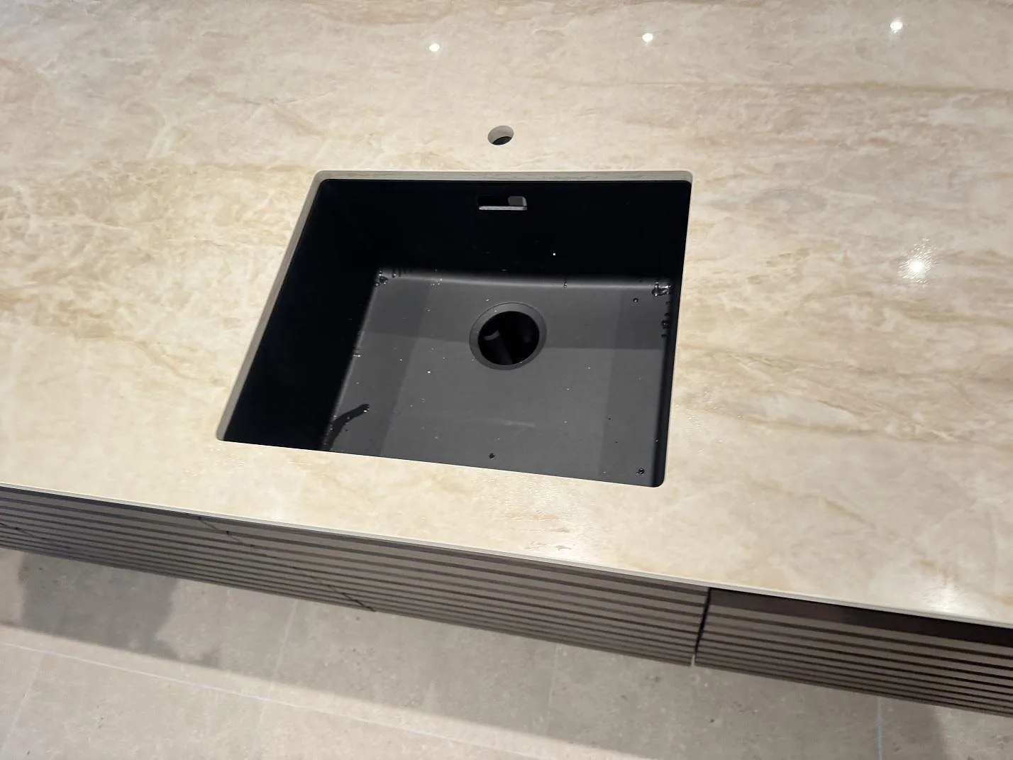 Køkkenbordplade i Dekton Arga, Hvidovre – billede 5