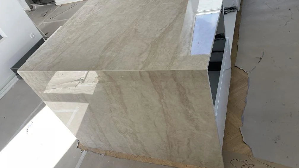 Køkkenbordplade i Dekton Arga, Ishöj – billede 4