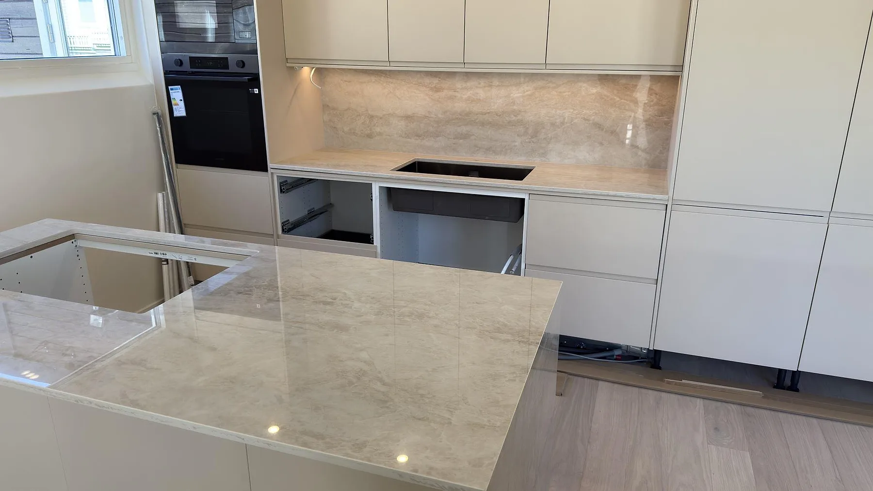 Køkkenbordplade i Dekton Arga, Järfälla – billede 4