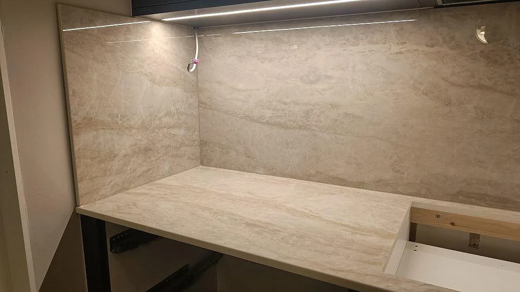 Køkkenbordplade i Dekton Arga, Kalmar – billede 7