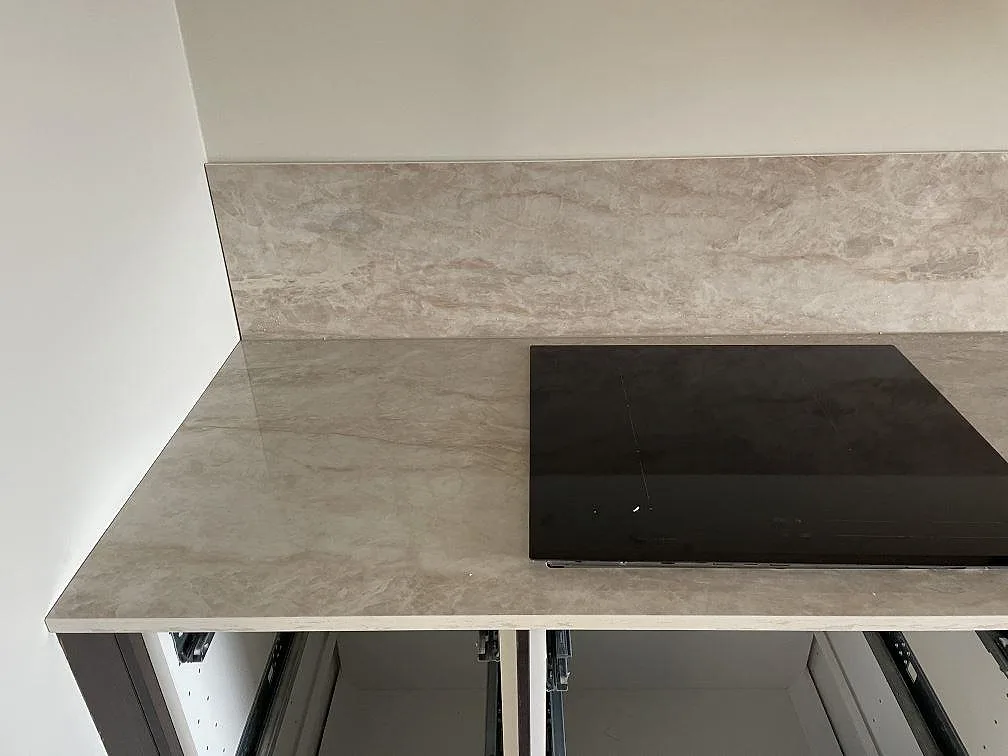 Køkkenbordplade i Dekton Arga, Karlshamn – billede 3