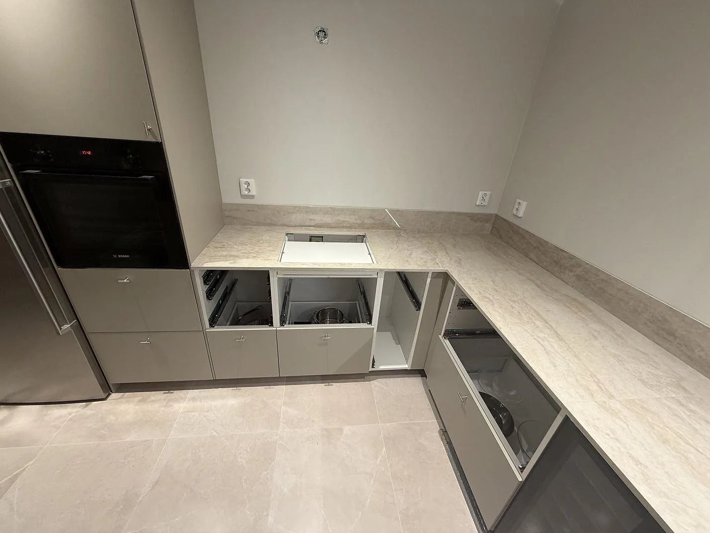 Køkkenbordplade i Dekton Arga, Karlstad – billede 2