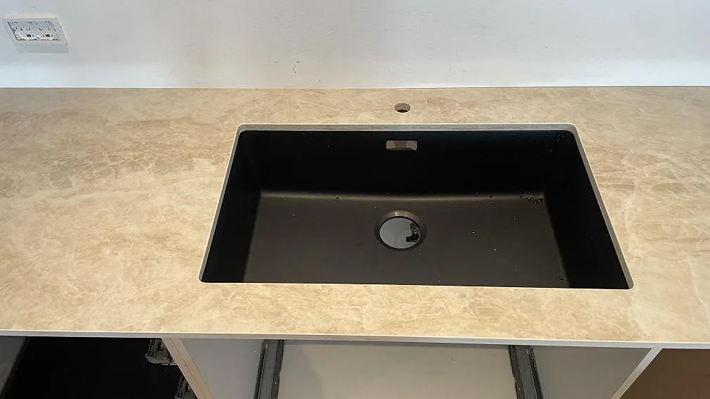 Køkkenbordplade i Dekton Arga, Køge – billede 7