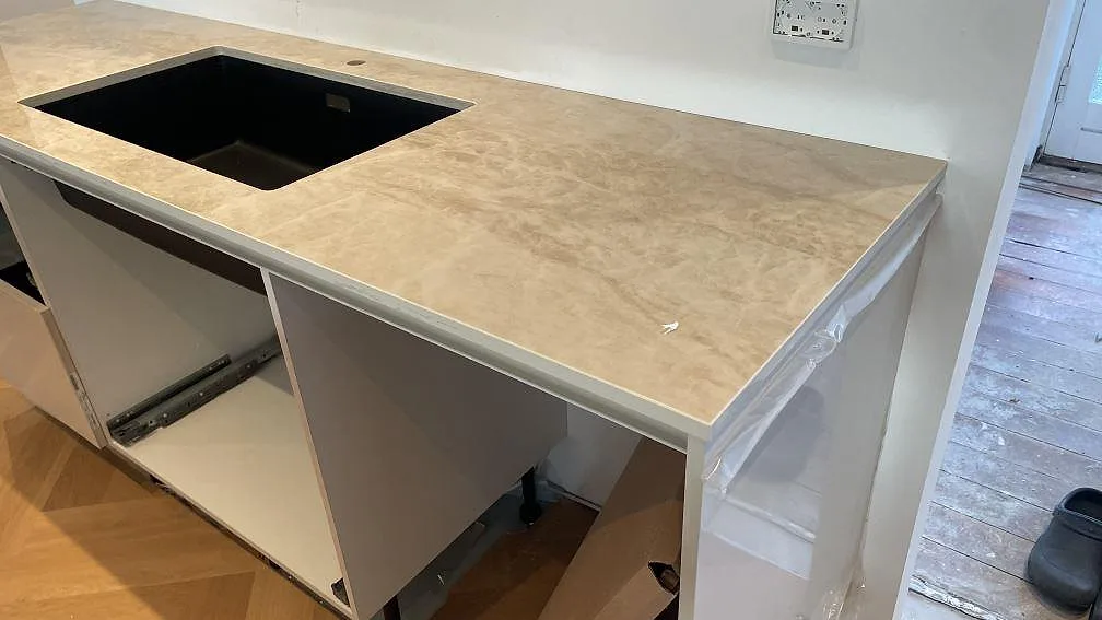 Køkkenbordplade i Dekton Arga, Køge – billede 8