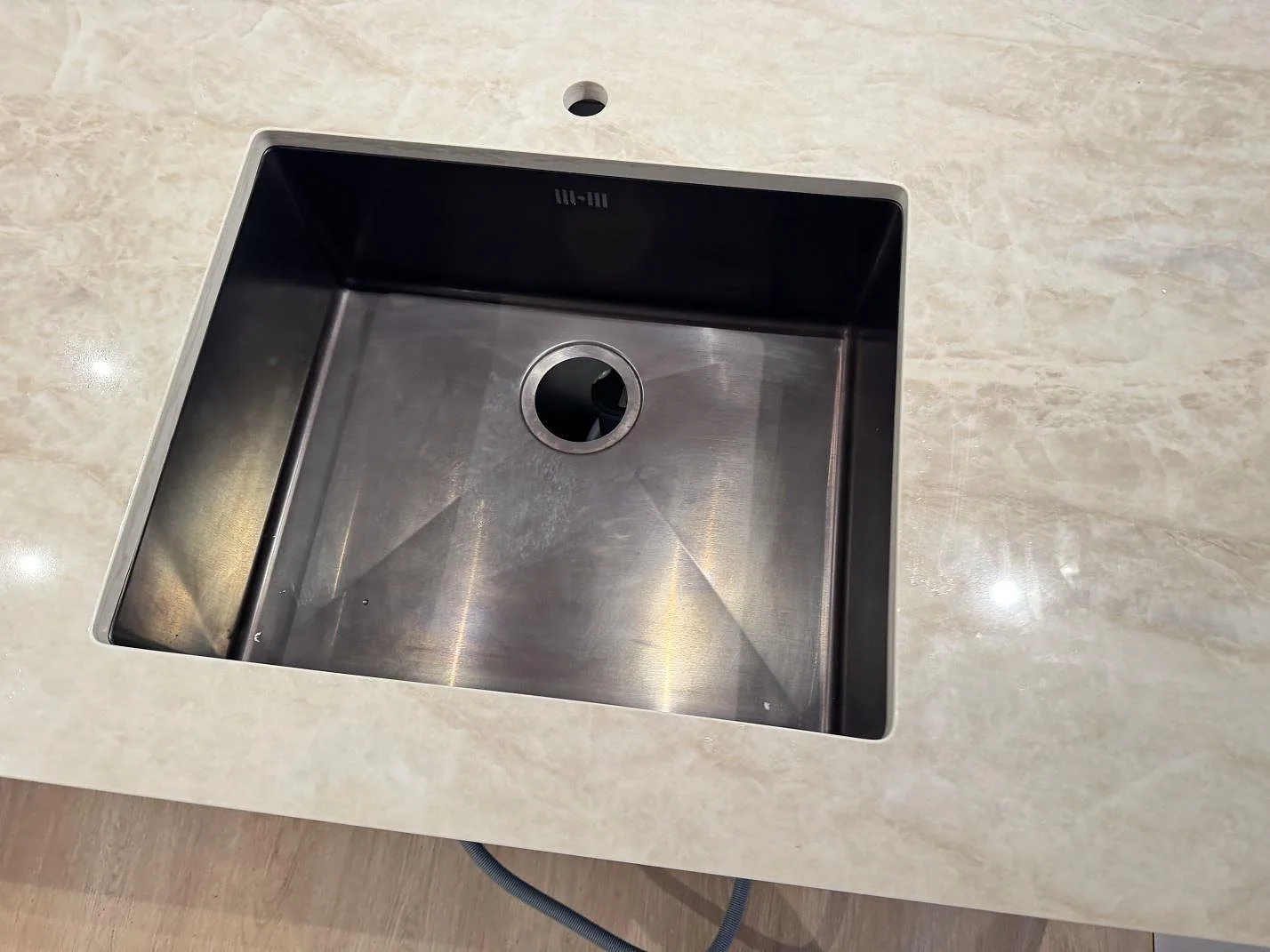 Køkkenbordplade i Dekton Arga, København S – billede 4