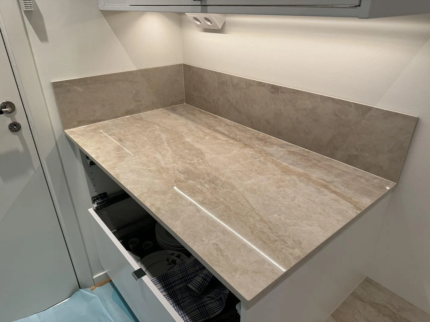 Køkkenbordplade i Dekton Arga, Kristianstad – billede 6