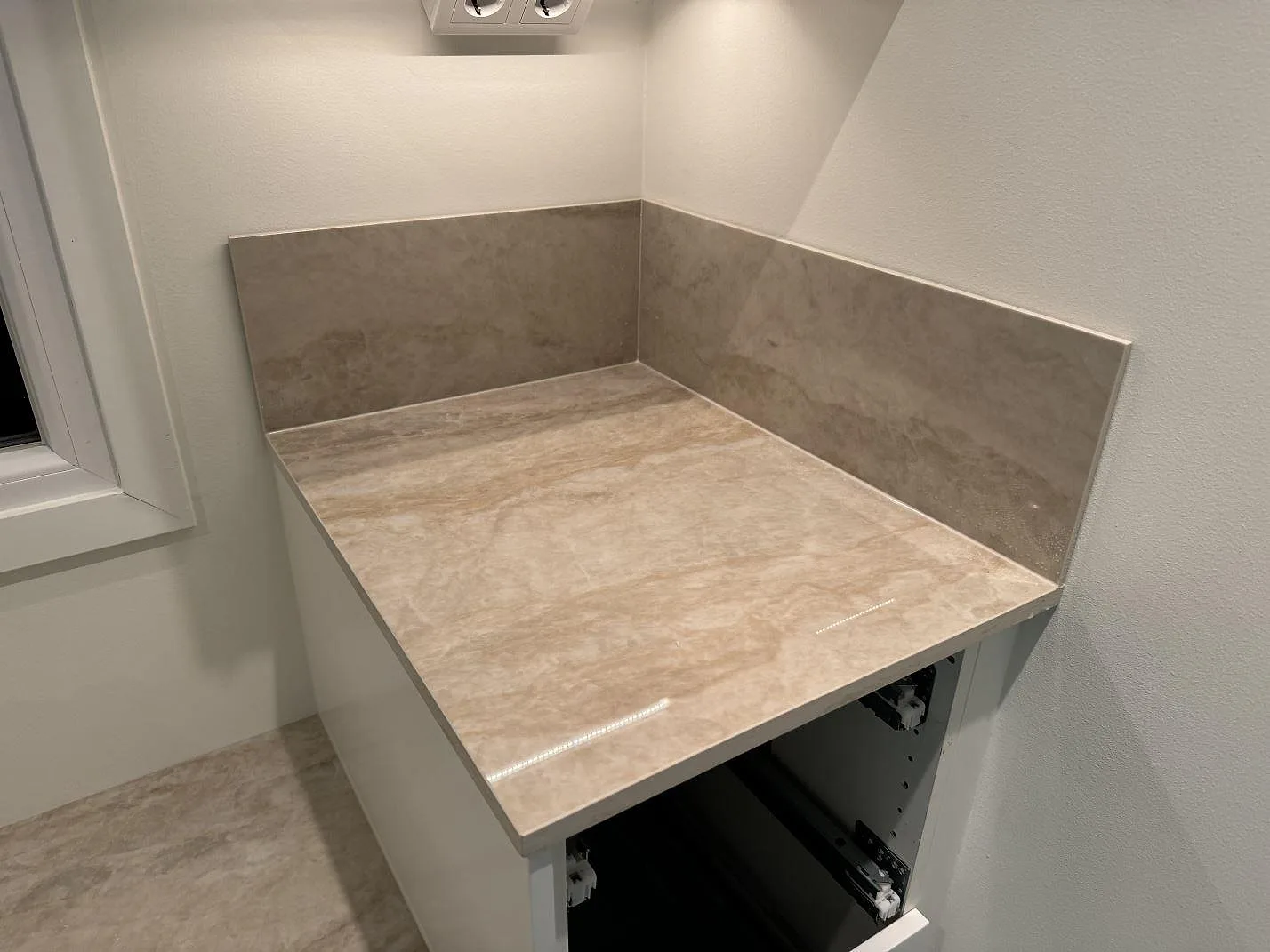 Køkkenbordplade i Dekton Arga, Kristianstad – billede 7