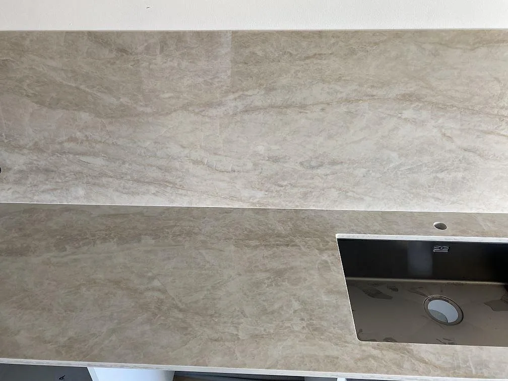 Køkkenbordplade i Dekton Arga, Kristianstad – billede 3