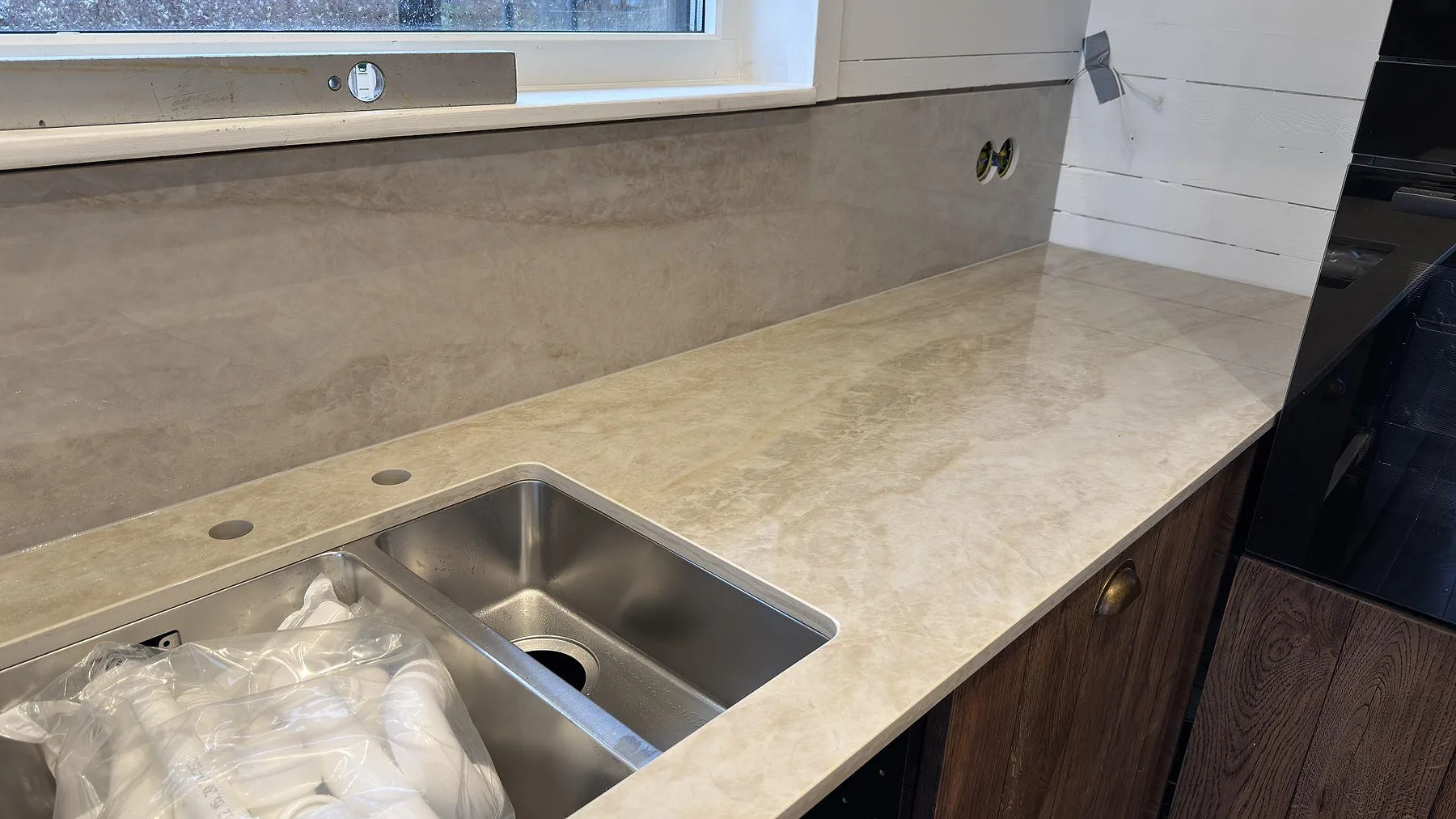 Køkkenbordplade i Dekton Arga, Lidingö – billede 3