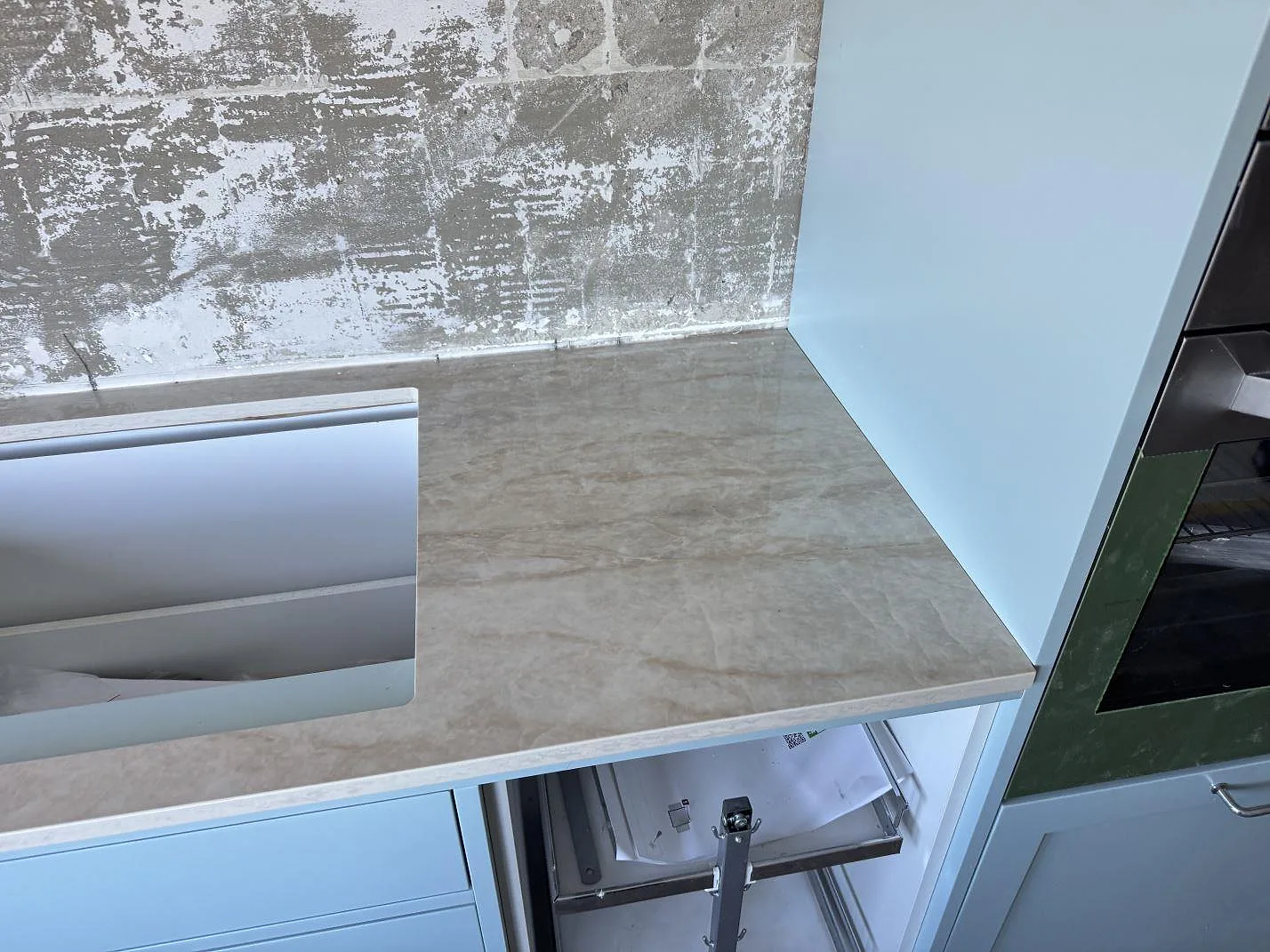 Køkkenbordplade i Dekton Arga, Limhamn – billede 5