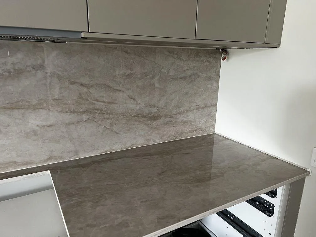 Køkkenbordplade i Dekton Arga, Malmö – billede 4