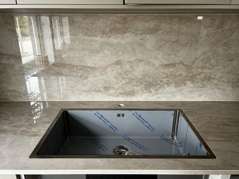 Køkkenbordplade i Dekton Arga, Malmö – billede 2