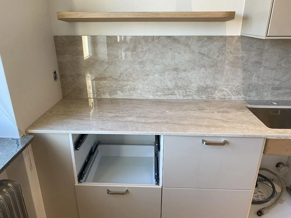 Køkkenbordplade i Dekton Arga, Malmö – billede 3