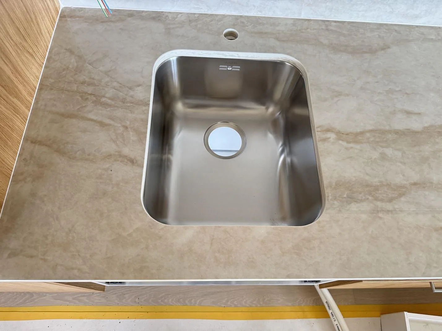 Køkkenbordplade i Dekton Arga, Mölltorp – billede 4