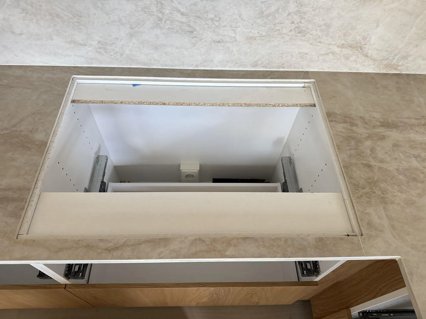 Køkkenbordplade i Dekton Arga, Mölltorp – billede 6