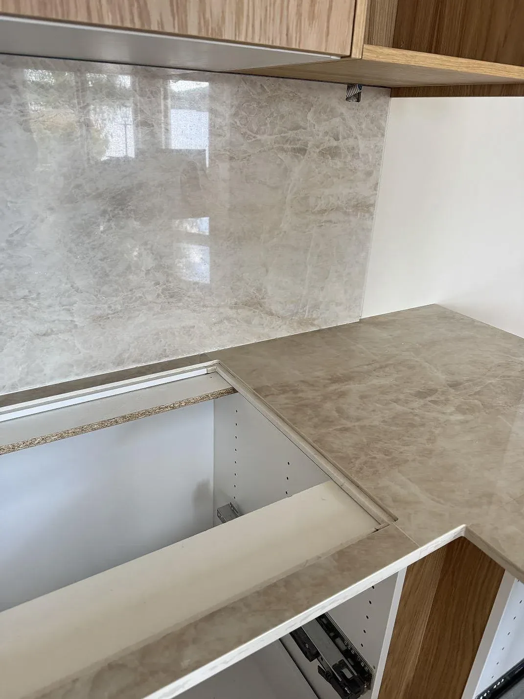 Køkkenbordplade i Dekton Arga, Mölltorp – billede 8