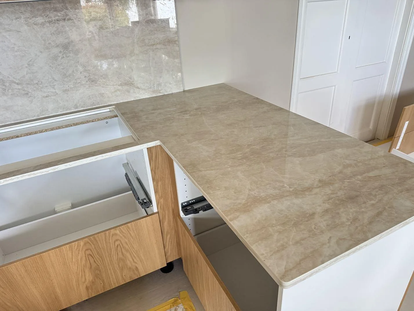Køkkenbordplade i Dekton Arga, Mölltorp – billede 2
