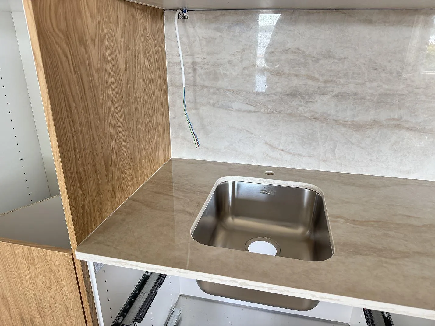 Køkkenbordplade i Dekton Arga, Mölltorp – billede 3