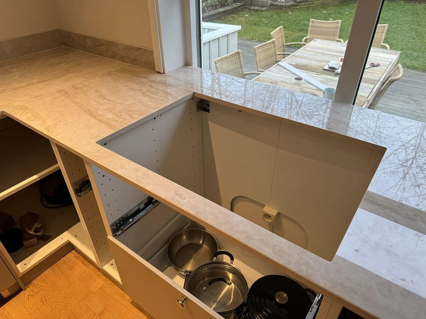 Køkkenbordplade i Dekton Arga, Mölndal – billede 4