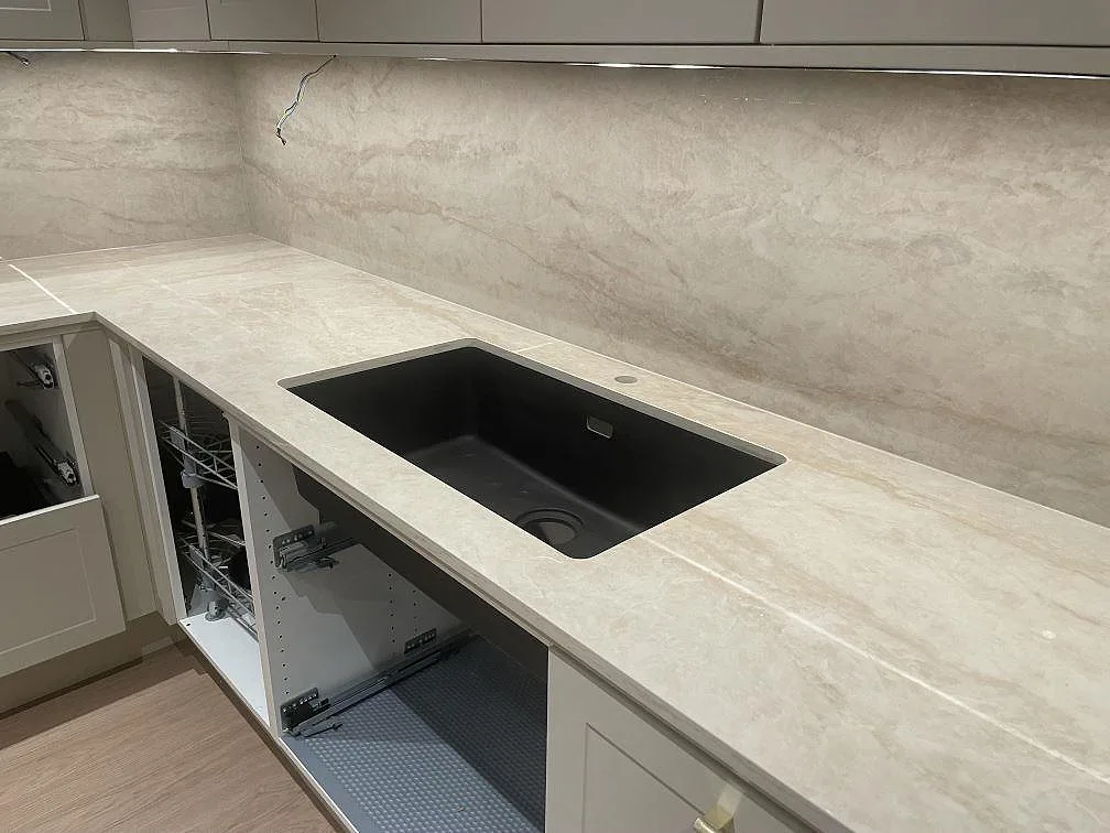Køkkenbordplade i Dekton Arga, Norsborg – billede 4