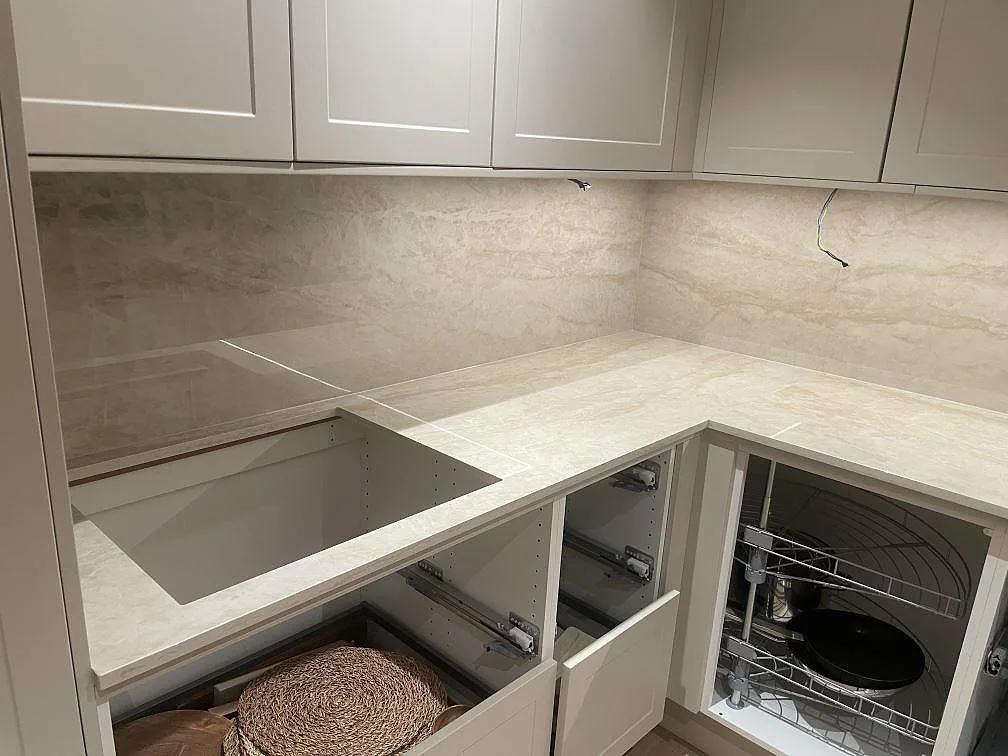 Køkkenbordplade i Dekton Arga, Norsborg – billede 6
